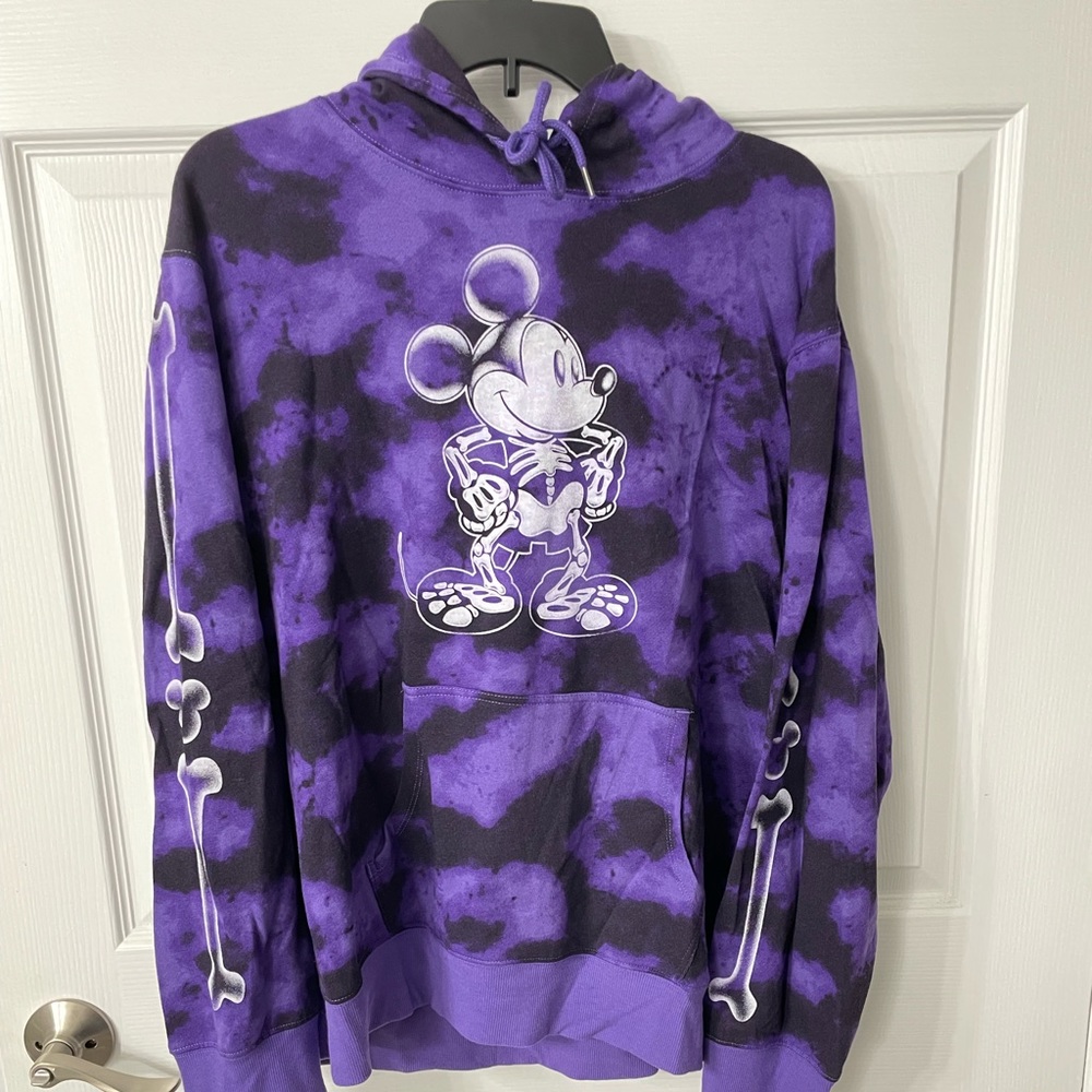 New with tags Disney Skeleton Mickey hoodie XL Halloween